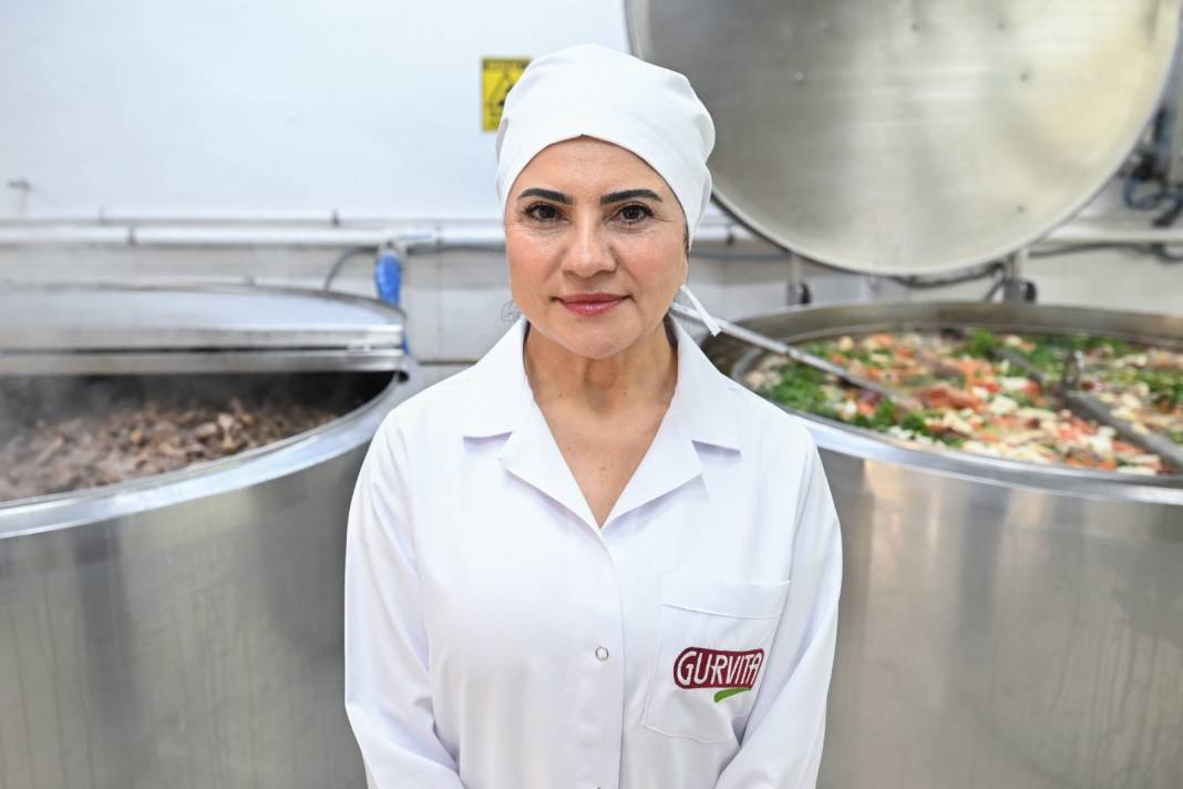 Hastalığını öğrenince kolları sıvayıp ticarete girişti. Şimdi yanında 40 kişi çalıştırıyor 4